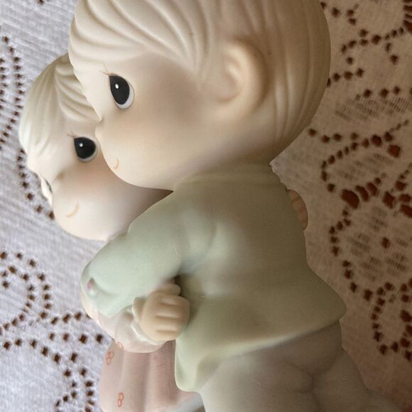 Precious thank 1990 Hug One Another EUC - Picture 12 of 14